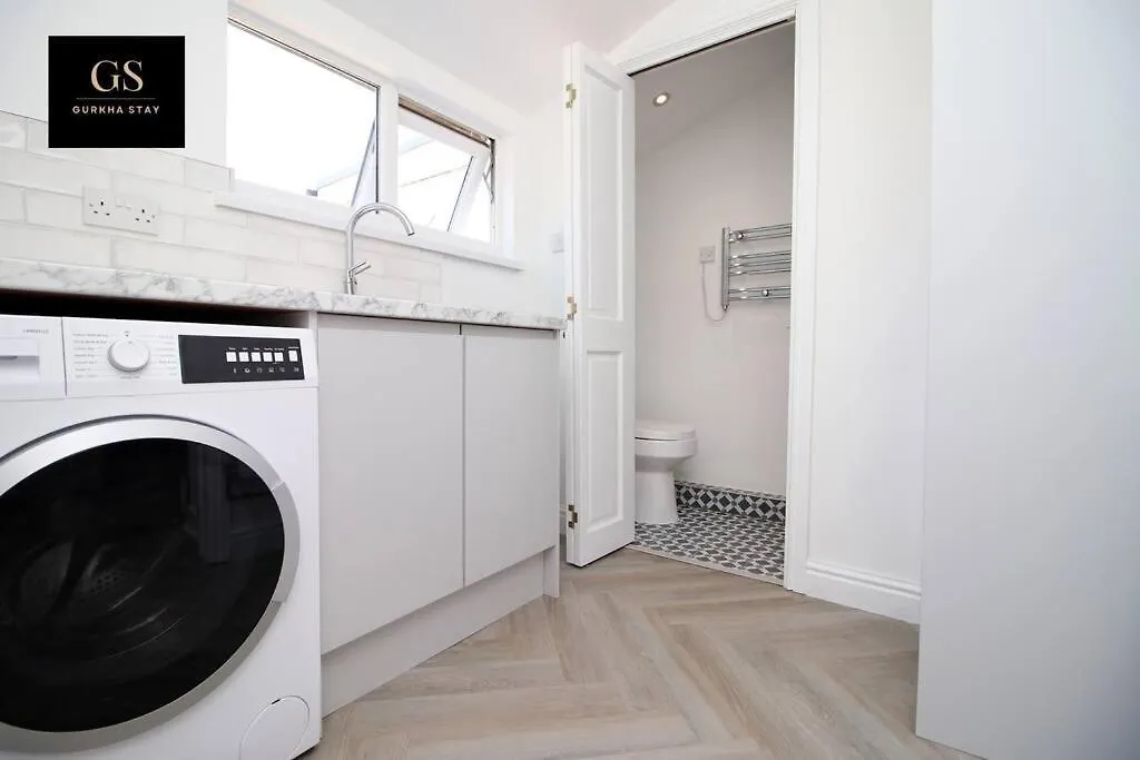 Ferienhaus Perfect Four Bed House For Groups,Contractors,Relocations By Gurkha Stay In Cardiff With Free Wifi Großbritannien