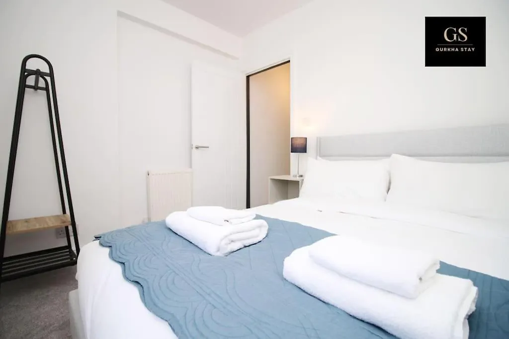 Perfect Four Bed House For Groups,Contractors,Relocations By Gurkha Stay In Cardiff With Free Wifi